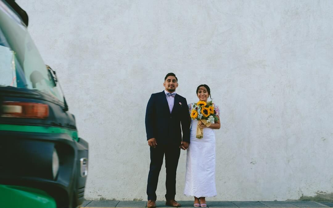 Så skapar du en genomtänkt bröllopslook på budget – komplett guide illustration